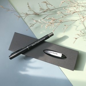 清華校名草寫輕巧原子筆_迷霧黑(手工盒需另加購)