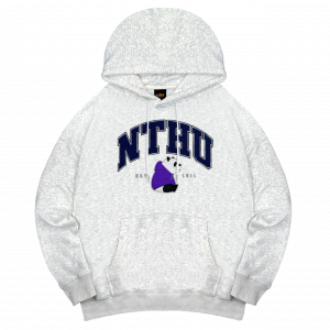 【少量現貨,售完不補】NTHU立體毛巾繡落肩帽T_熊貓款_麻花白