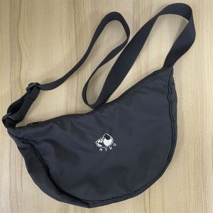 NTHU電繡胖達弧形肩背包_熊貓黑