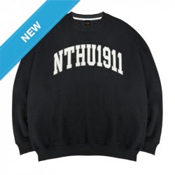 【限量現貨，售完預購】NTHU立體電繡落肩大學T_經典黑