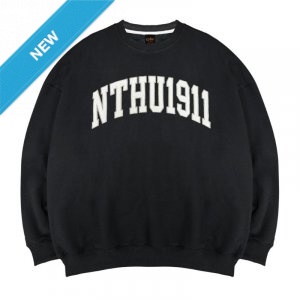 【限量現貨，售完不補】NTHU立體電繡落肩大學T_經典黑