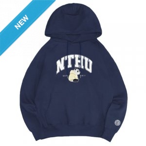 【限量現貨,售完預購】2025 NTHU立體毛巾繡落肩帽T_熊貓款_經典藍