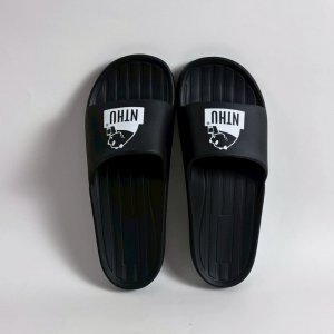 【早鳥預購至12/1，12/17陸續出貨，前50名贈NBA電繡長襪(市價$200)】NTHU熊貓喝珍奶吸震減壓運動拖鞋_經典黑